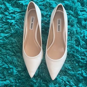 White Steve Madden pumps/heels size 8